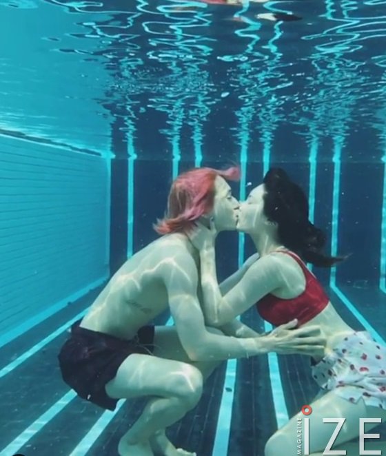 Hyuna Dawn Deep Kiss In The Sea