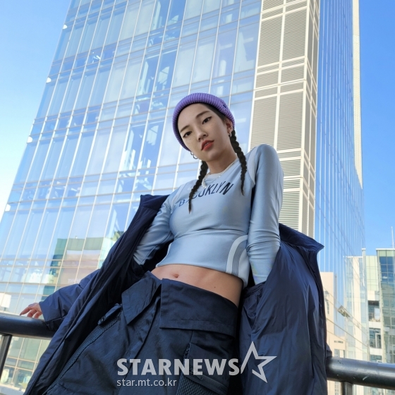 버추얼 인플루언서 로지 