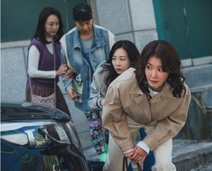 ‘살롱 드 홈즈' 이시영 정영주, 학폭 빌런에게 매운...