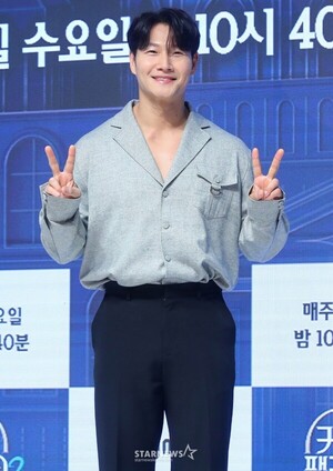 "앨범 대신 반쪽 만들어"..'데뷔 30주년' 김종국, 결...