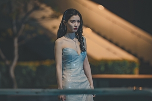 친애하는 X 김유정 드레스 질주 장면