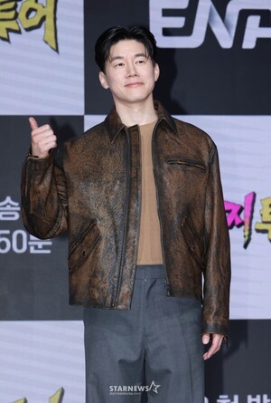 [단독] 김무열, '퍼스트 닥터'로 홍종찬 감독과 세번째 작업...정려원과... - 뉴스 썸네일 이미지