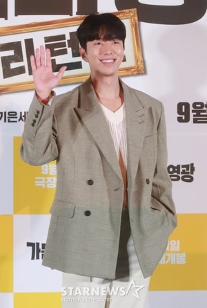 [단독] 윤현민, 새 둥지는 애닉이엔티...이정은과 한식구 된다 - 뉴스 썸네일 이미지