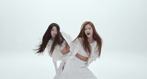 보아를 소녀시대만큼 모아 에프엑스로? 이수만 새 걸그룹, 1위 돌풍 [K-P... - 뉴스 썸네일 이미지